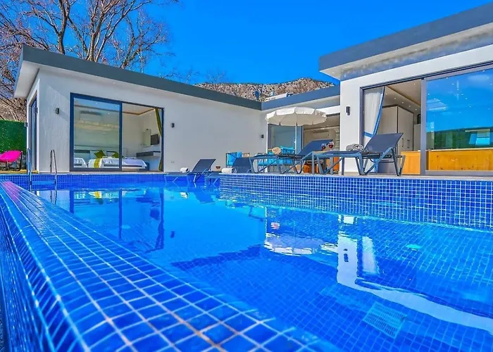 Bezirgan 2 Bedroom Secluded With Private Pool Hot Tub فيلة *