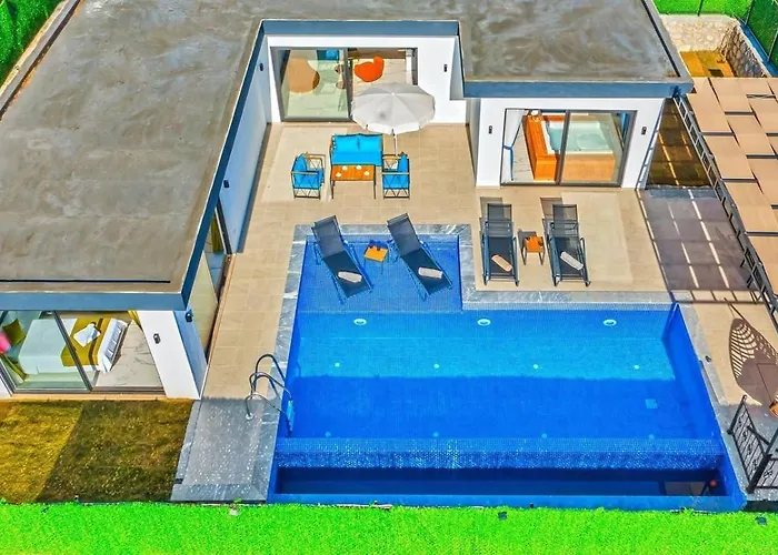Bezirgan 2 Bedroom Secluded With Private Pool Hot Tub فيلة كالكان