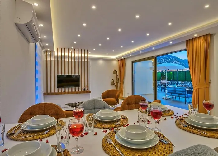 فيلة Bezirgan 2 Bedroom Secluded With Private Pool Hot Tub كالكان