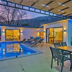 Bezirgan 2 Bedroom Secluded With Private Pool Hot Tub Villa