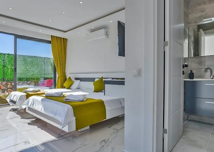 Bezirgan 2 Bedroom Secluded With Private Pool Hot Tub *