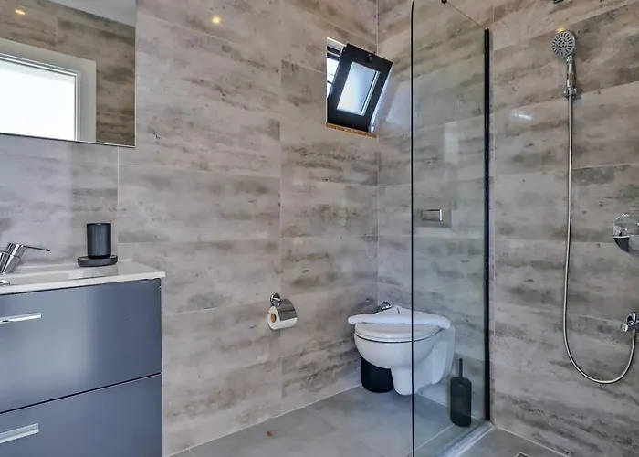 Bezirgan 2 Bedroom Secluded With Private Pool Hot Tub